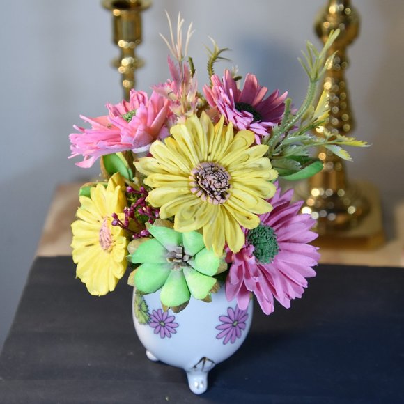 Beautiful hand-painted, footed, vintage, egg shaped vase with Sola flowers - Picture 7 of 8